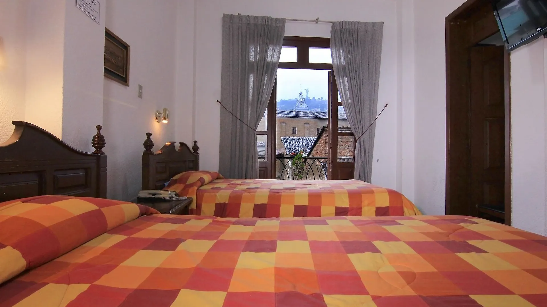 Hotel Huasi Continental Quito 3*,