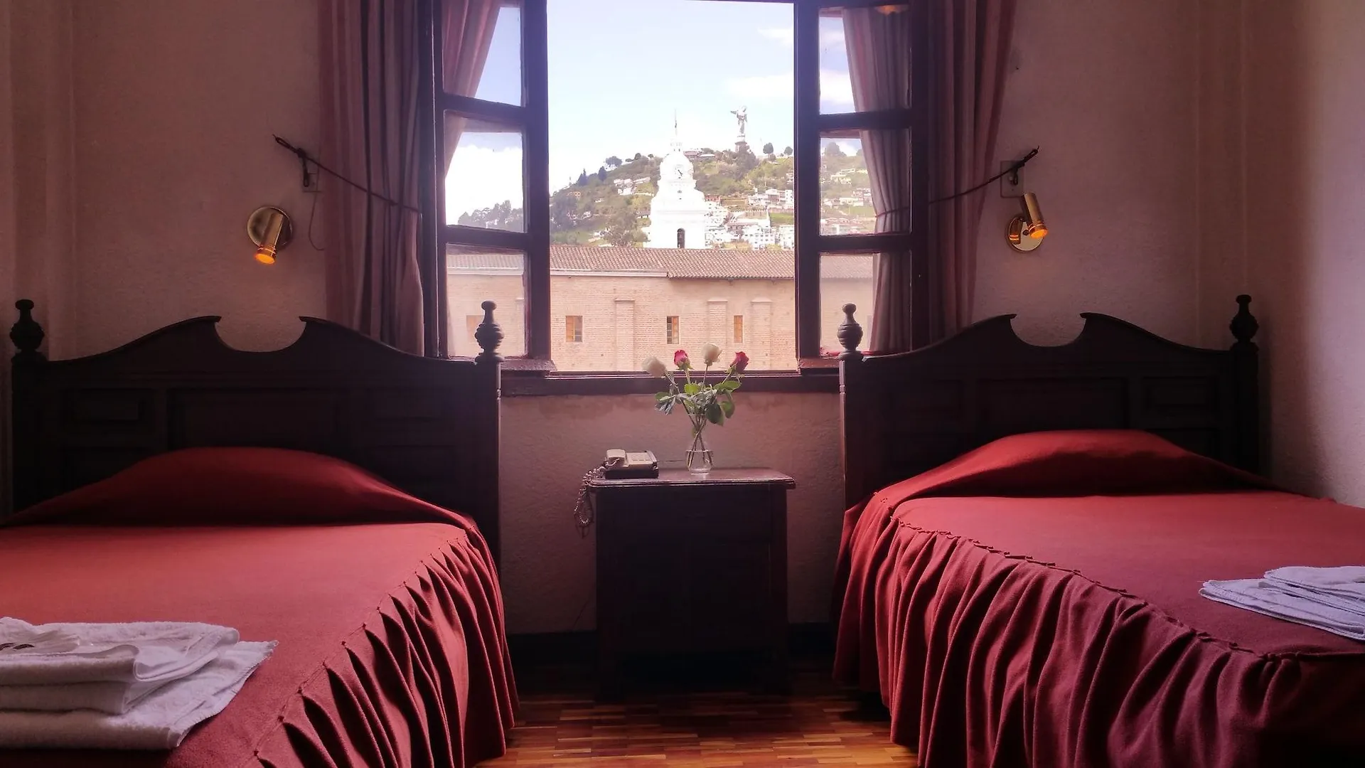Hotel Huasi Continental Quito 3*,