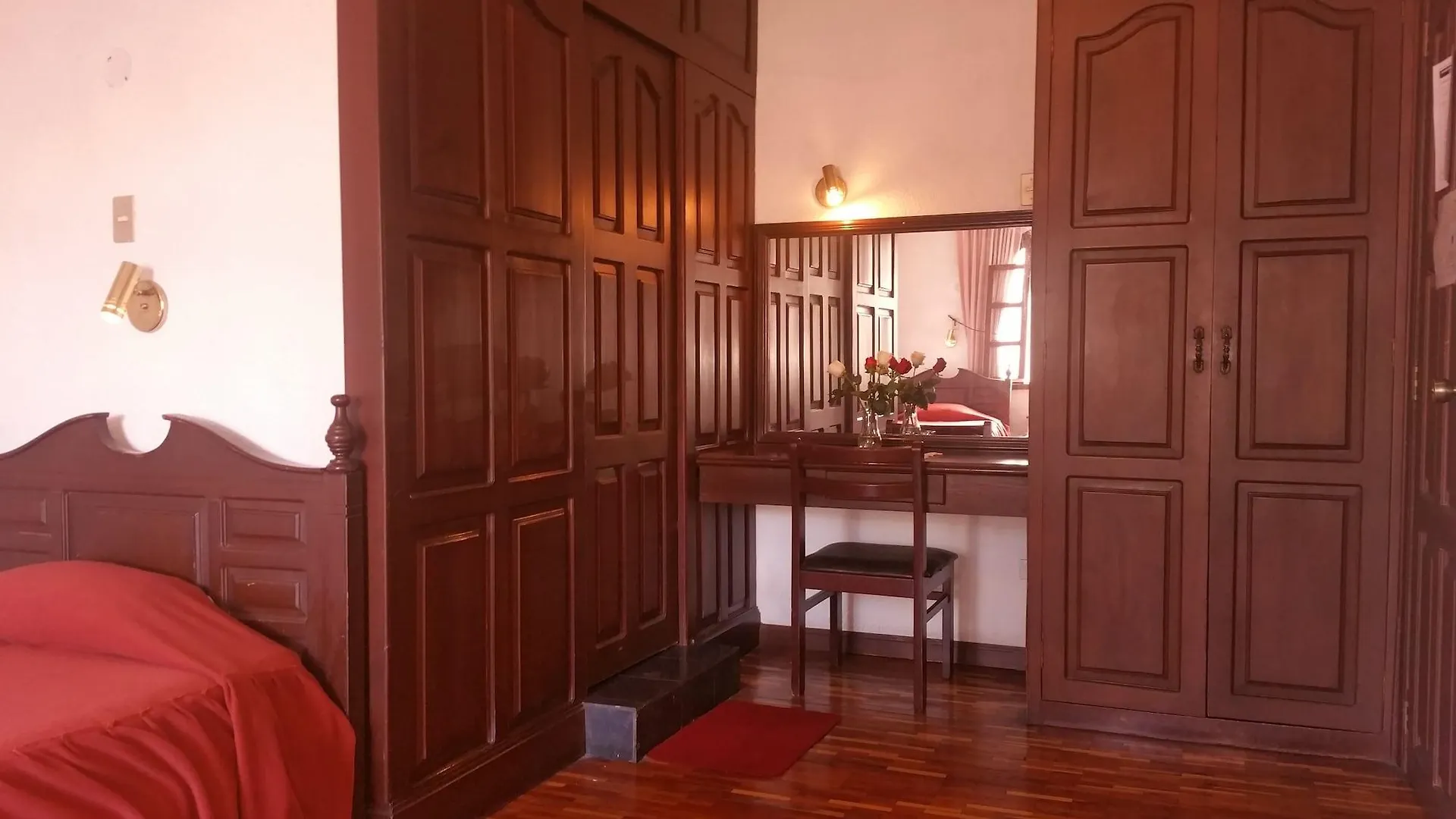 Hotel Huasi Continental Quito