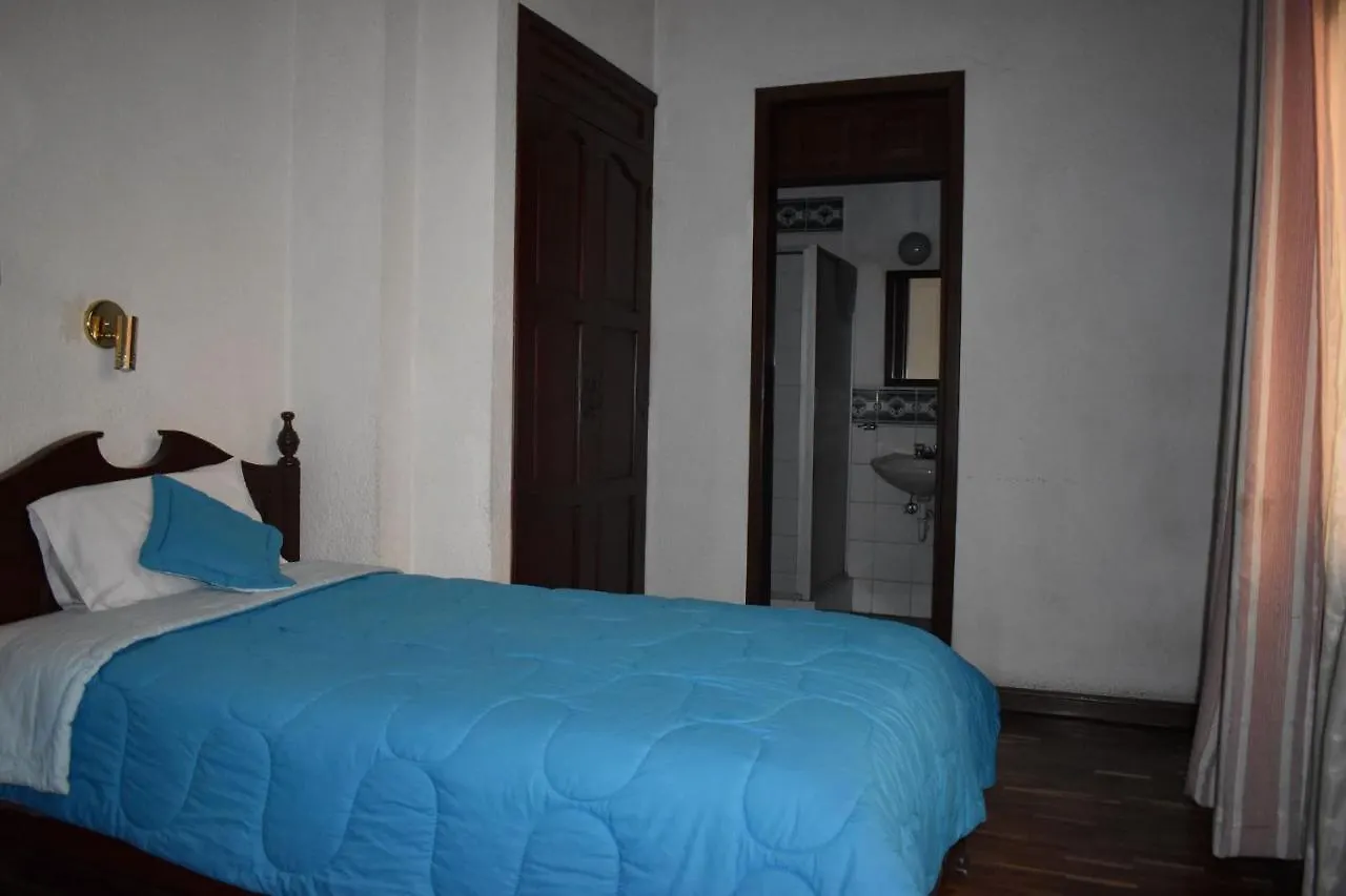 ***  Hotel Huasi Continental Quito Ecuador