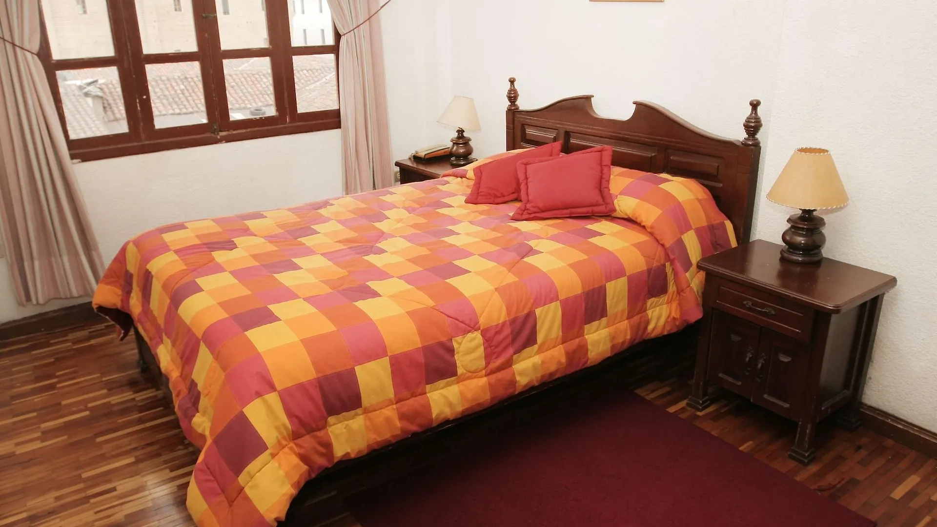 Hotel Huasi Continental 키토