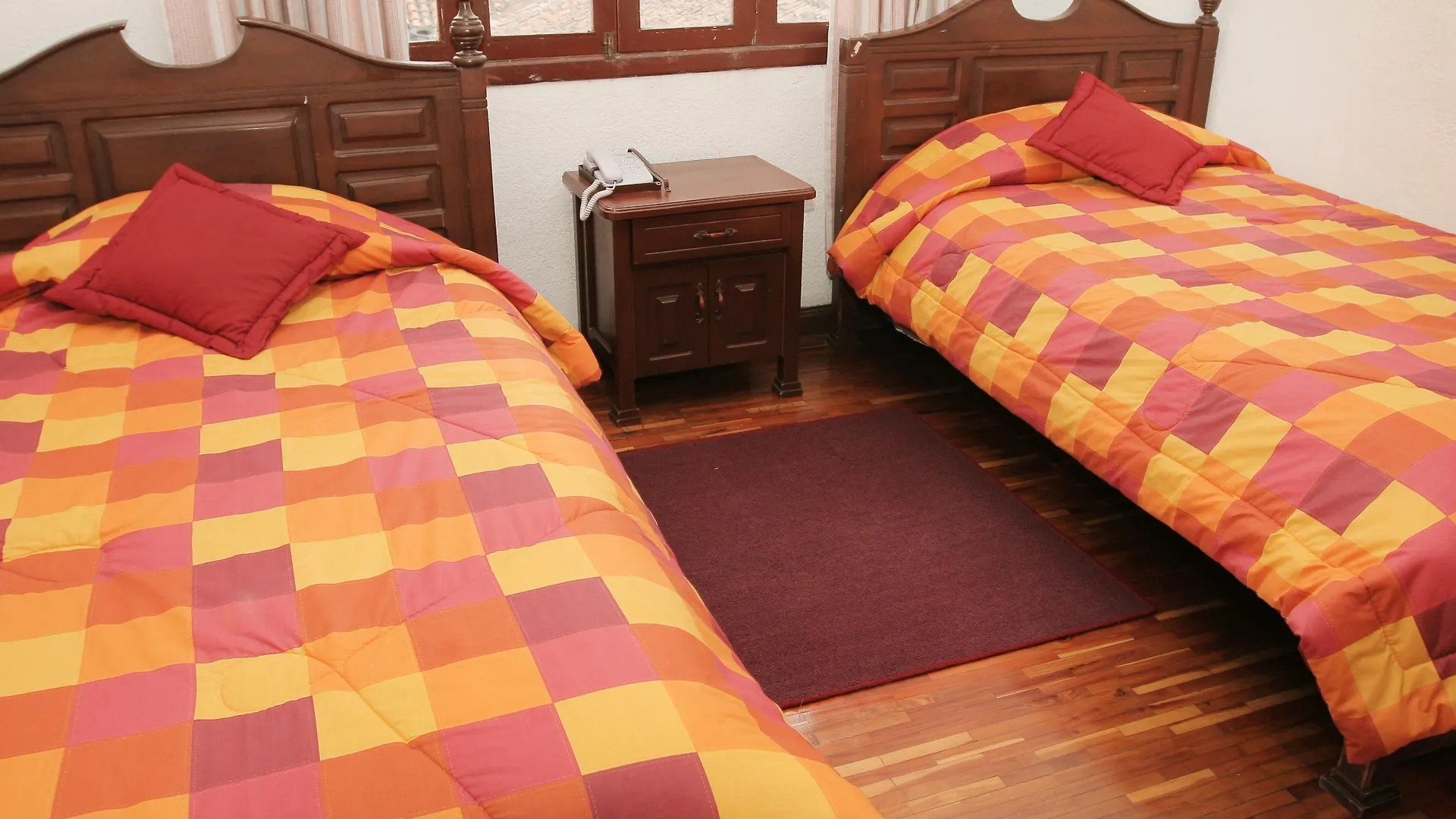 Hotel Huasi Continental 키토