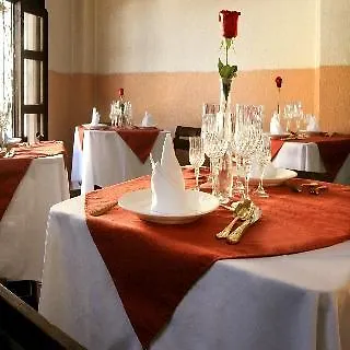 Hotel Huasi Continental 키토
